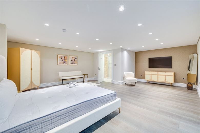 4 bedroom house, Queens Gate Mews, London SW7 - Available