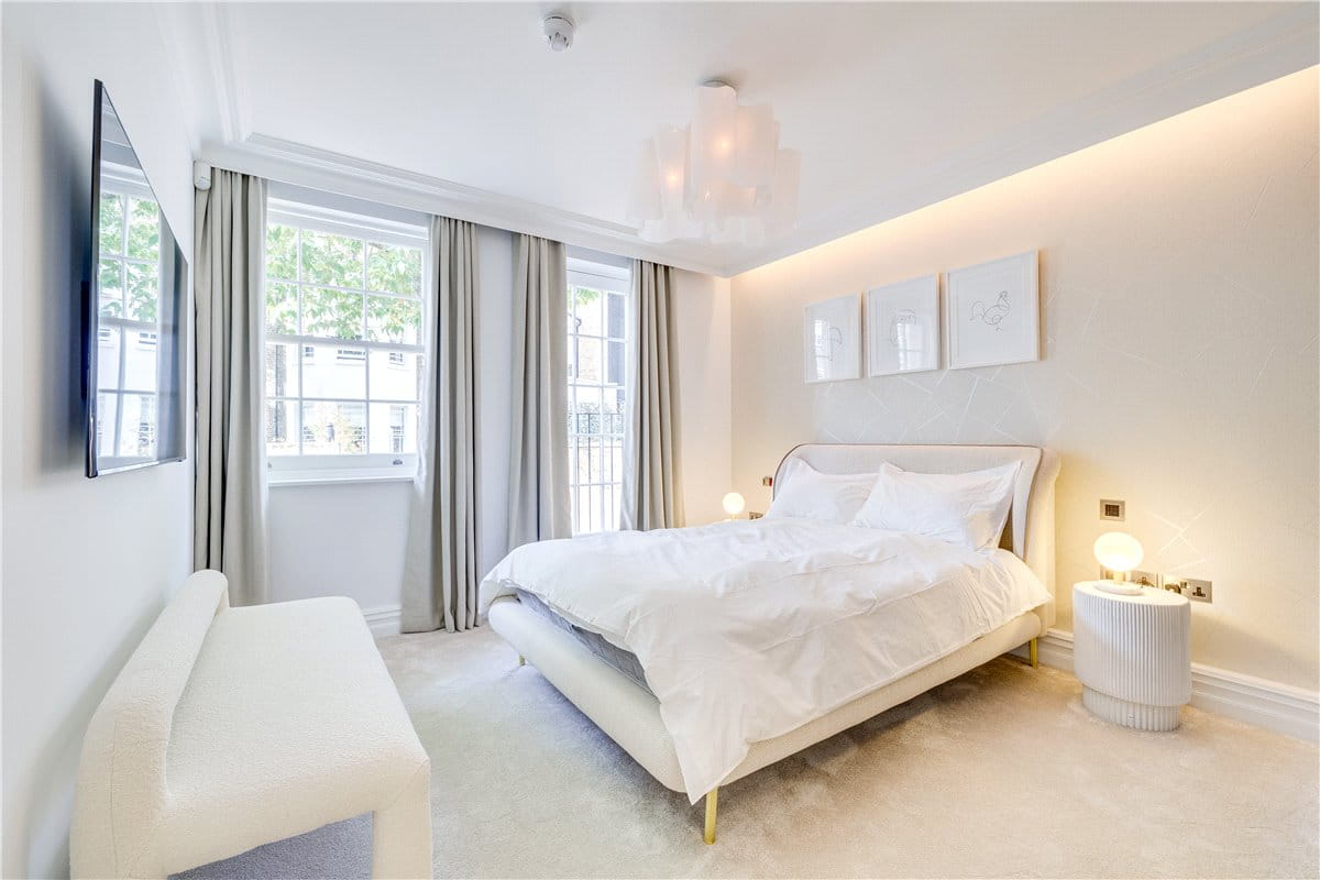4 bedroom house, Queens Gate Mews, London SW7 - Available