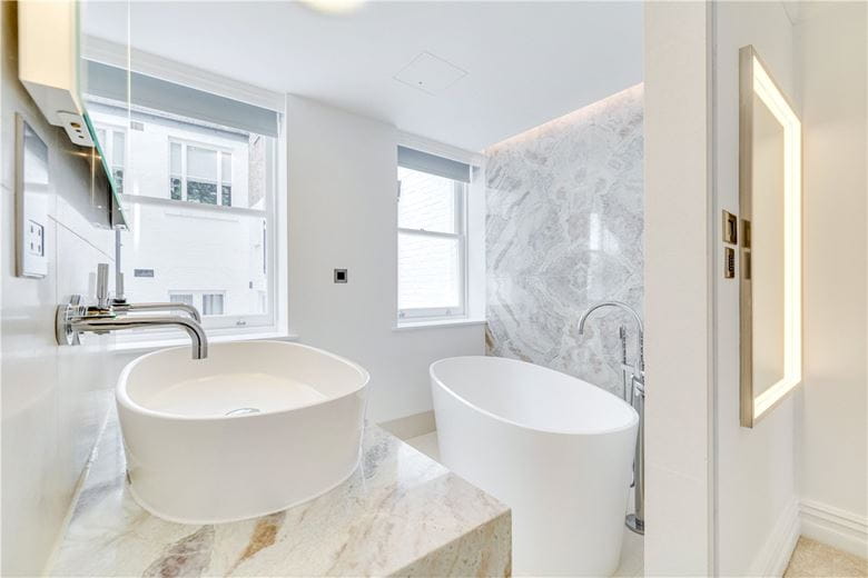 4 bedroom house, Queens Gate Mews, London SW7 - Available