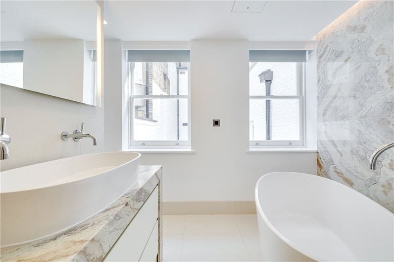 4 bedroom house, Queens Gate Mews, London SW7 - Available