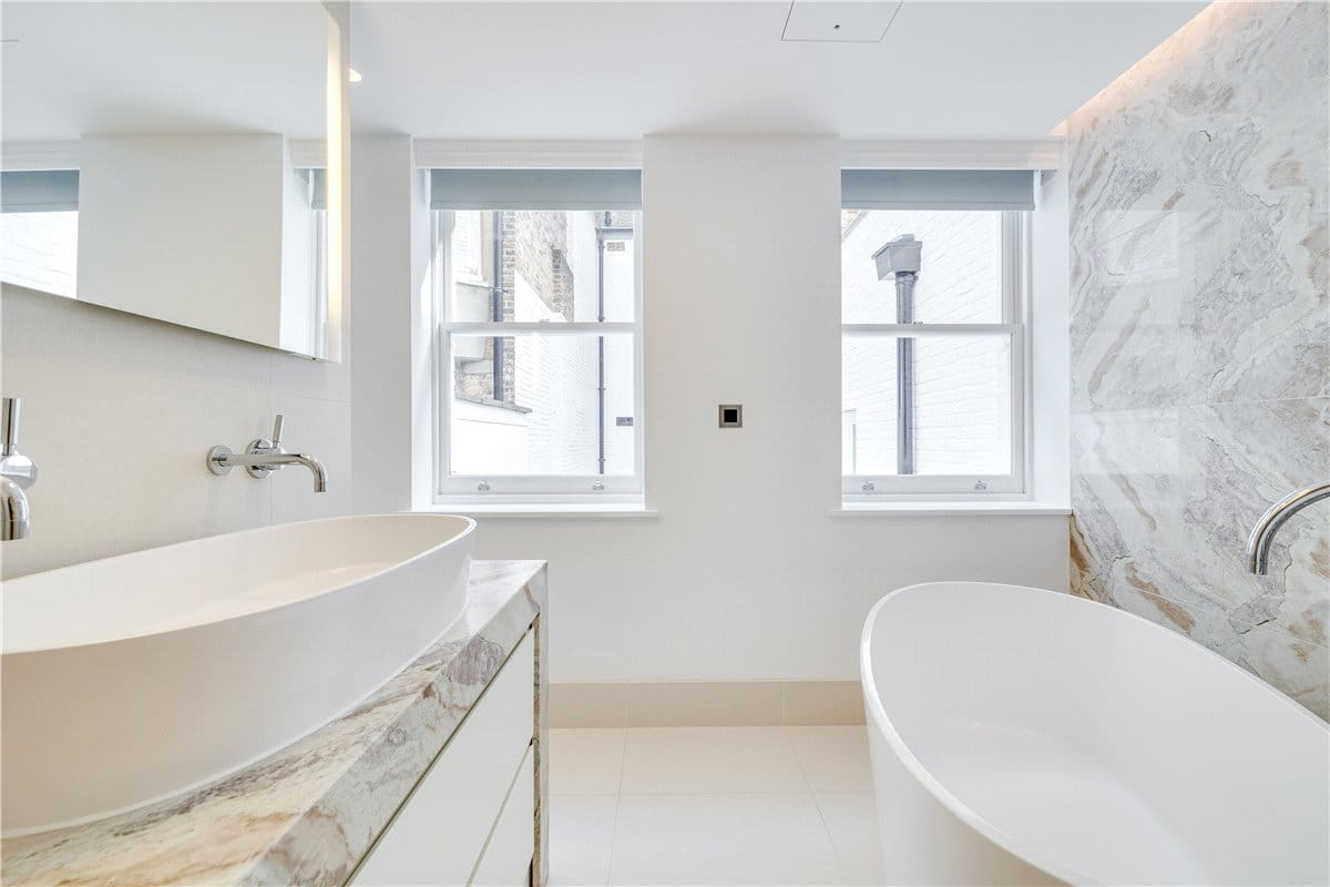 4 bedroom house, Queens Gate Mews, London SW7 - Available