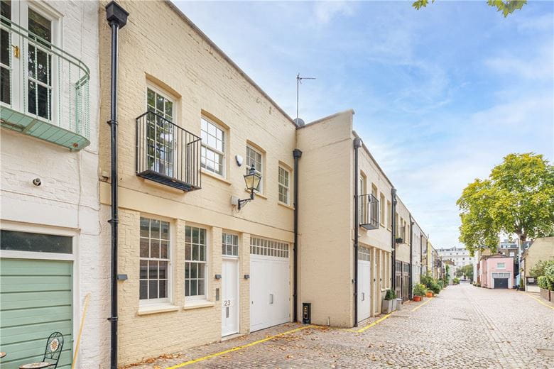 4 bedroom house, Queens Gate Mews, London SW7 - Available