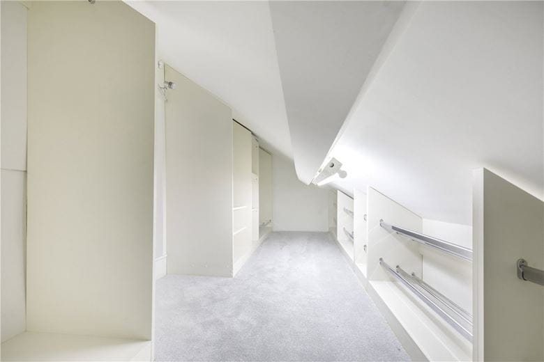 2 bedroom flat, Bolton Gardens, Earls Court SW5 - Available