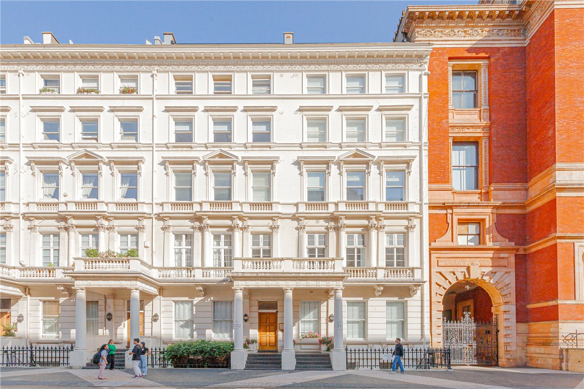 2 bedroom flat, Princes Gate, South Kensington SW7