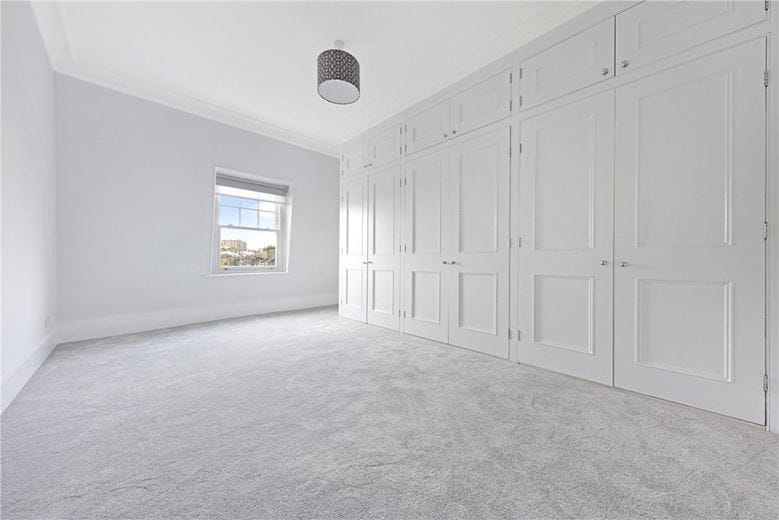 4 bedroom flat, Brompton Road, Knightsbridge SW3 - Available