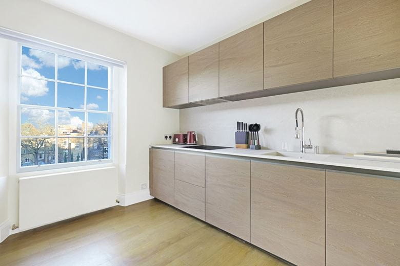 3 bedroom flat, Onslow Square, South Kensington SW7 - Available