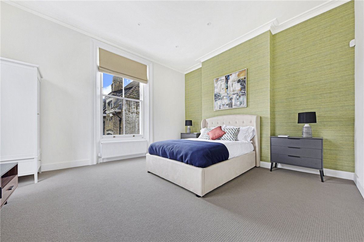 4 bedroom house, St Lawrence Terrace, North Kensington W10 - Available