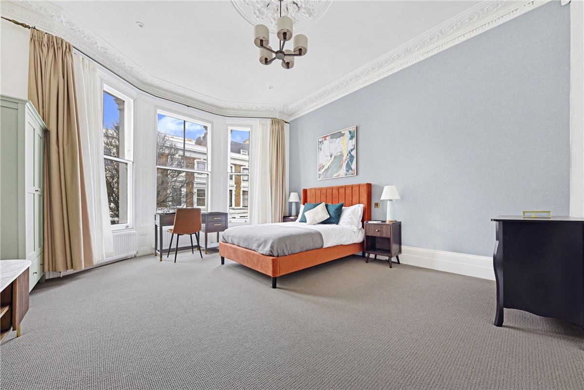 4 bedroom house, St Lawrence Terrace, North Kensington W10 - Available