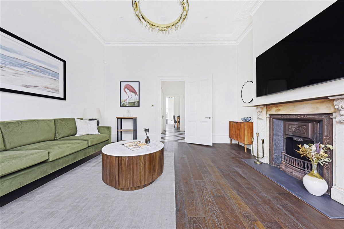 4 bedroom house, St Lawrence Terrace, North Kensington W10 - Available