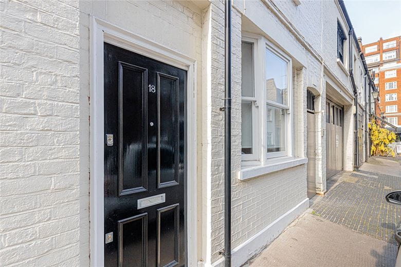 2 bedroom house, Egerton Gardens Mews, Knightsbridge SW3 - Available