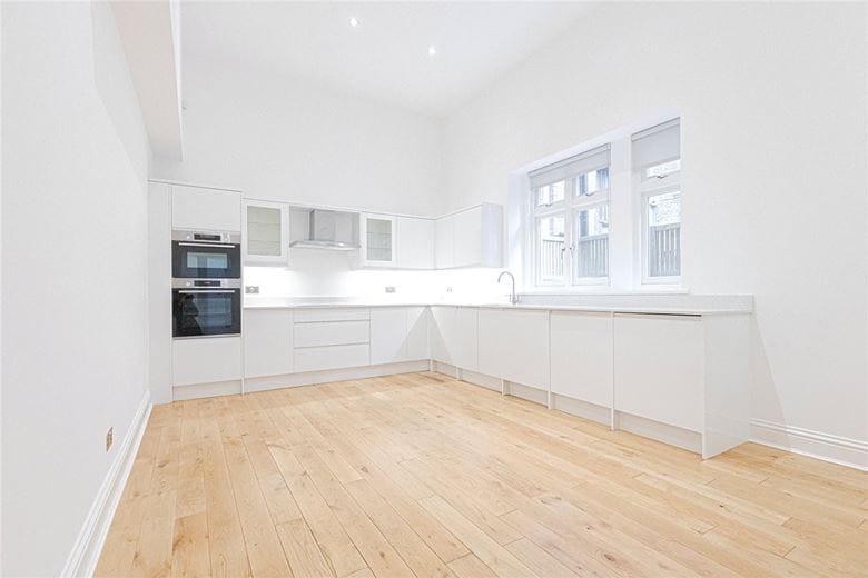 2 bedroom house, Egerton Gardens Mews, Knightsbridge SW3 - Available