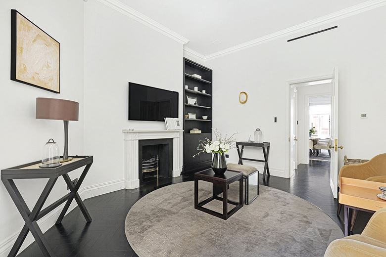 3 bedroom flat, Pont Street, Knightsbridge SW1X - Available