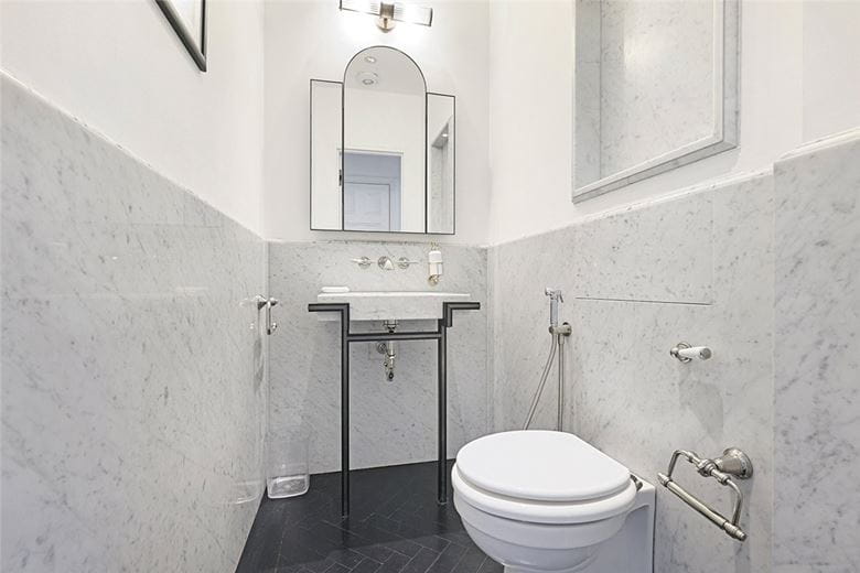 3 bedroom flat, Pont Street, Knightsbridge SW1X - Available