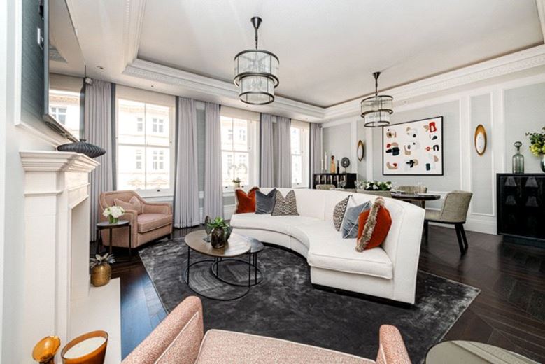 2 bedroom flat, Prince of Wales Terrace, Kensington W8 - Available