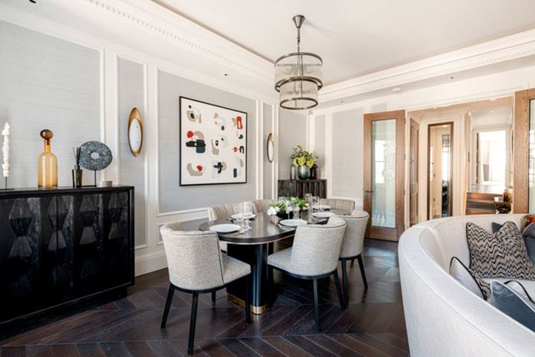 2 bedroom flat, Prince of Wales Terrace, Kensington W8 - Available