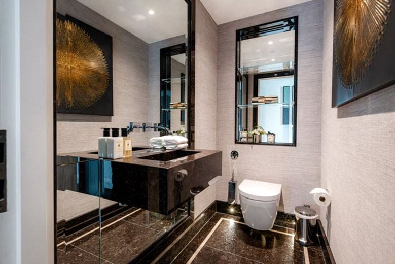 2 bedroom flat, Prince of Wales Terrace, Kensington W8 - Available