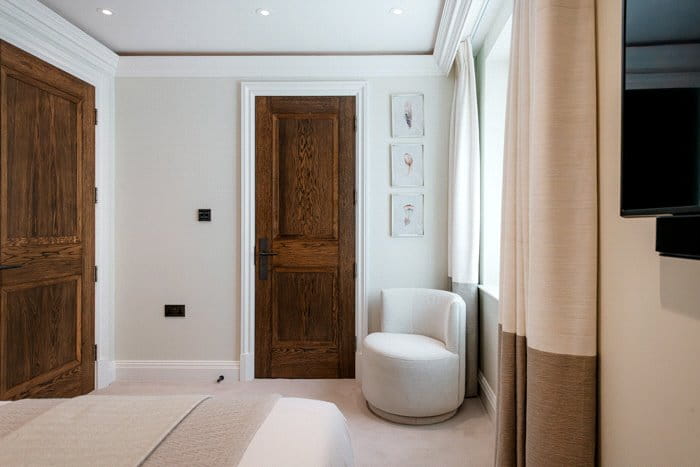 2 bedroom flat, Prince of Wales Terrace, Kensington W8 - Available