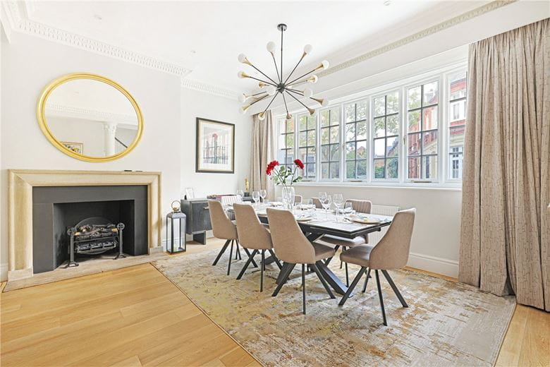 4 bedroom house, Dilke Street, Chelsea SW3 - Available