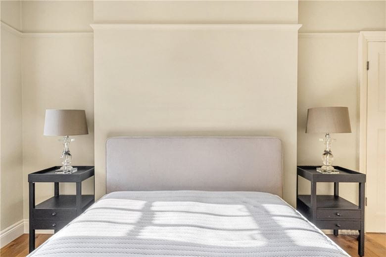 1 bedroom flat, Mallord Street, Chelsea SW3 - Let Agreed