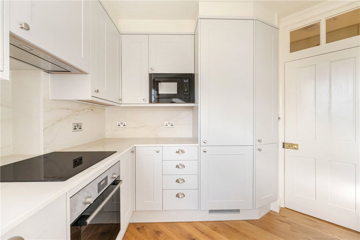 1 bedroom flat, Mallord Street, Chelsea SW3 - Let Agreed