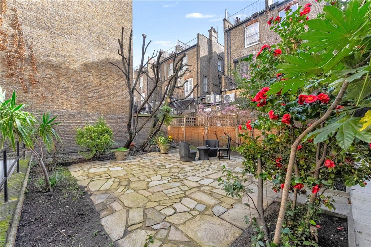 1 bedroom flat, Mallord Street, Chelsea SW3 - Let Agreed