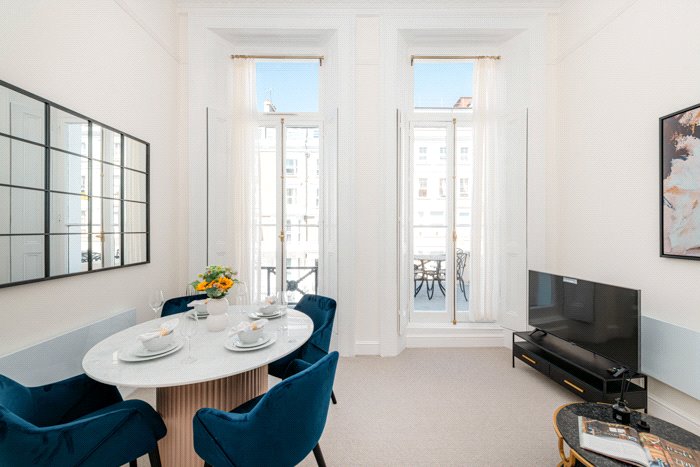 2 bedroom flat, Lexham Gardens, Kensington W8 - Available