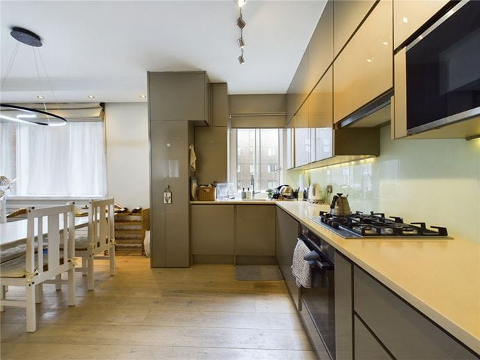 2 bedroom flat, Napier Place, West Kensington W14 - Available