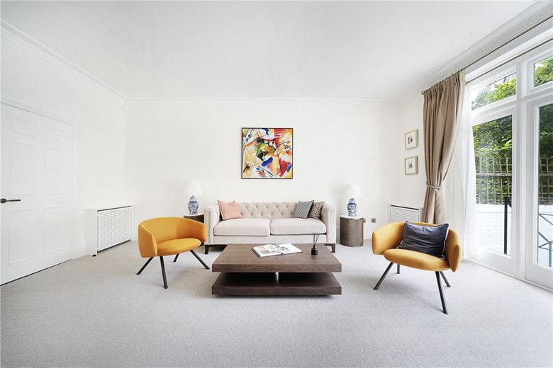 2 bedroom flat, Brompton Square, Knightsbridge SW3 - Available