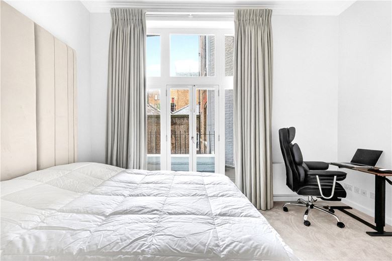 1 bedroom flat, Brompton Road, Knightsbridge SW3 - Available
