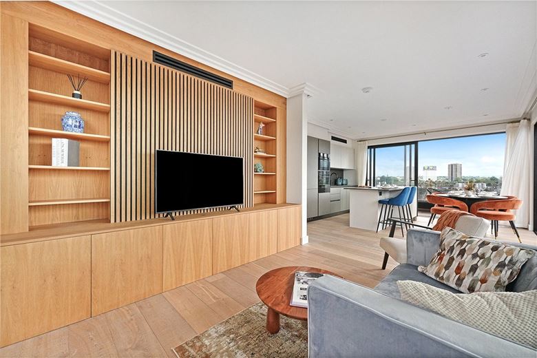 2 bedroom flat, Brewster Gardens, North Kensington W10 - Available