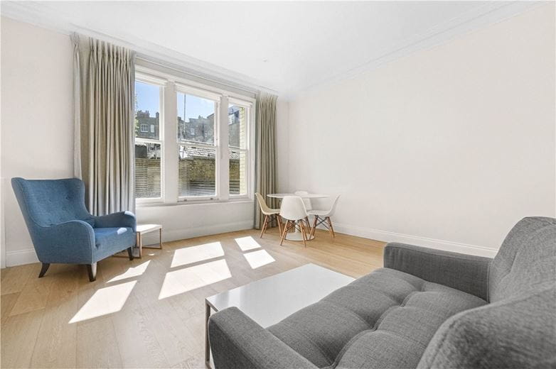 1 bedroom flat, Egerton Gardens Mews, Knightsbridge SW3 - Available