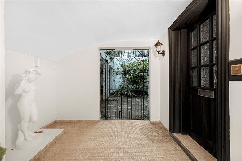 3 bedroom flat, Holland Park, London W11 - Available