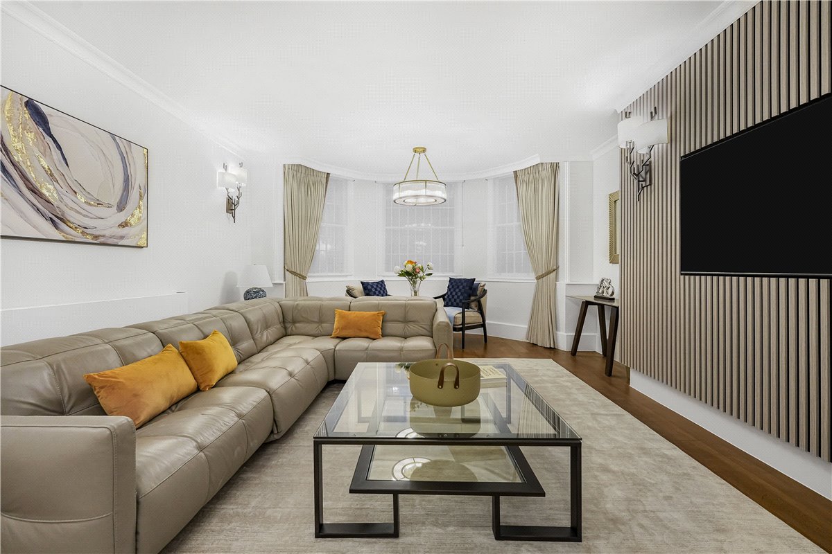 3 bedroom flat, Holland Park, London W11 - Available