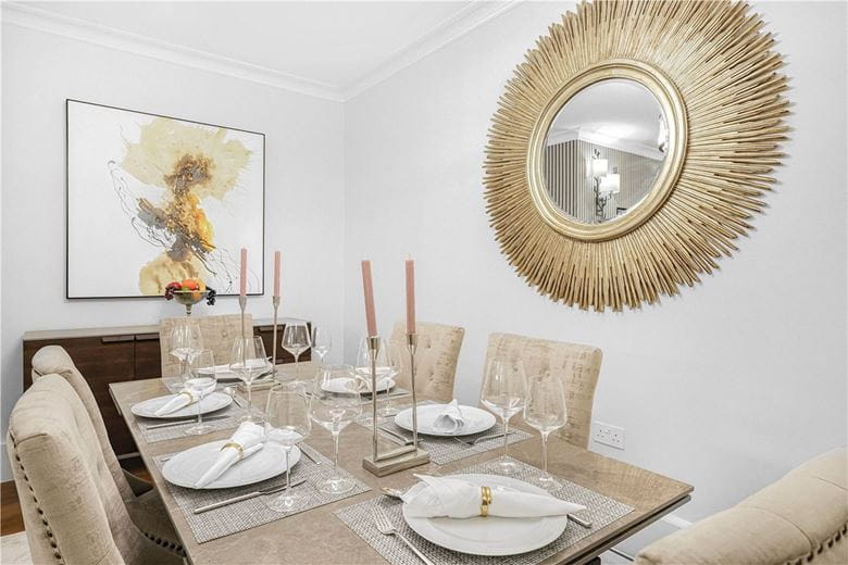 3 bedroom flat, Holland Park, London W11 - Available