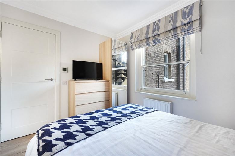 4 bedroom flat, Beaufort Gardens, Knightsbridge SW3 - Available