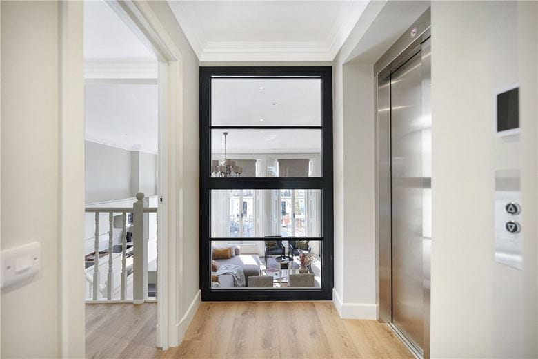 4 bedroom flat, Beaufort Gardens, Knightsbridge SW3 - Available