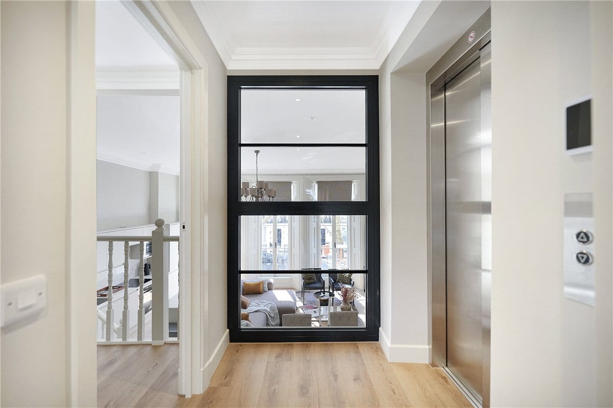 4 bedroom flat, Beaufort Gardens, Knightsbridge SW3 - Available