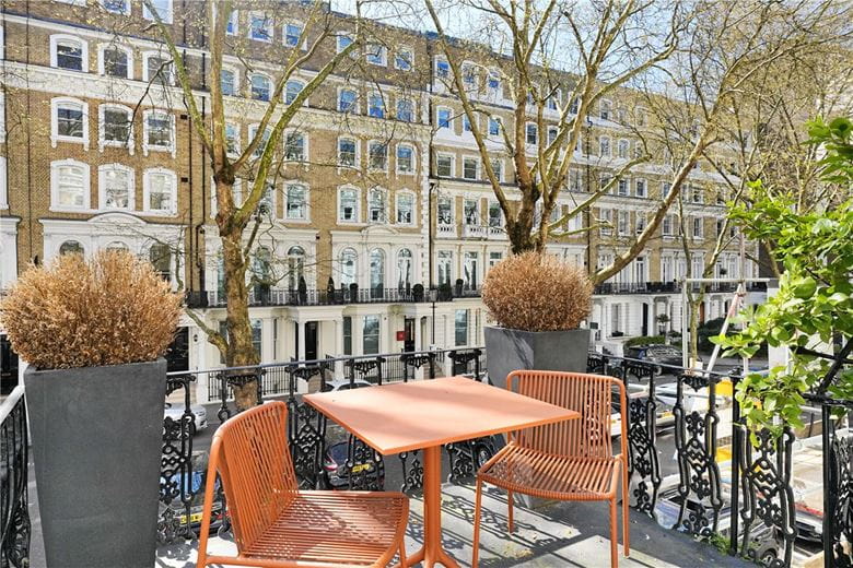 4 bedroom flat, Beaufort Gardens, Knightsbridge SW3 - Available