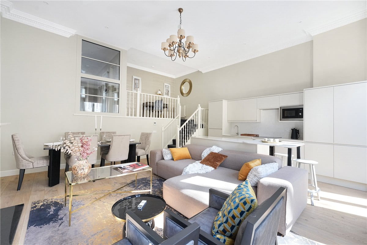 4 bedroom flat, Beaufort Gardens, Knightsbridge SW3 - Available