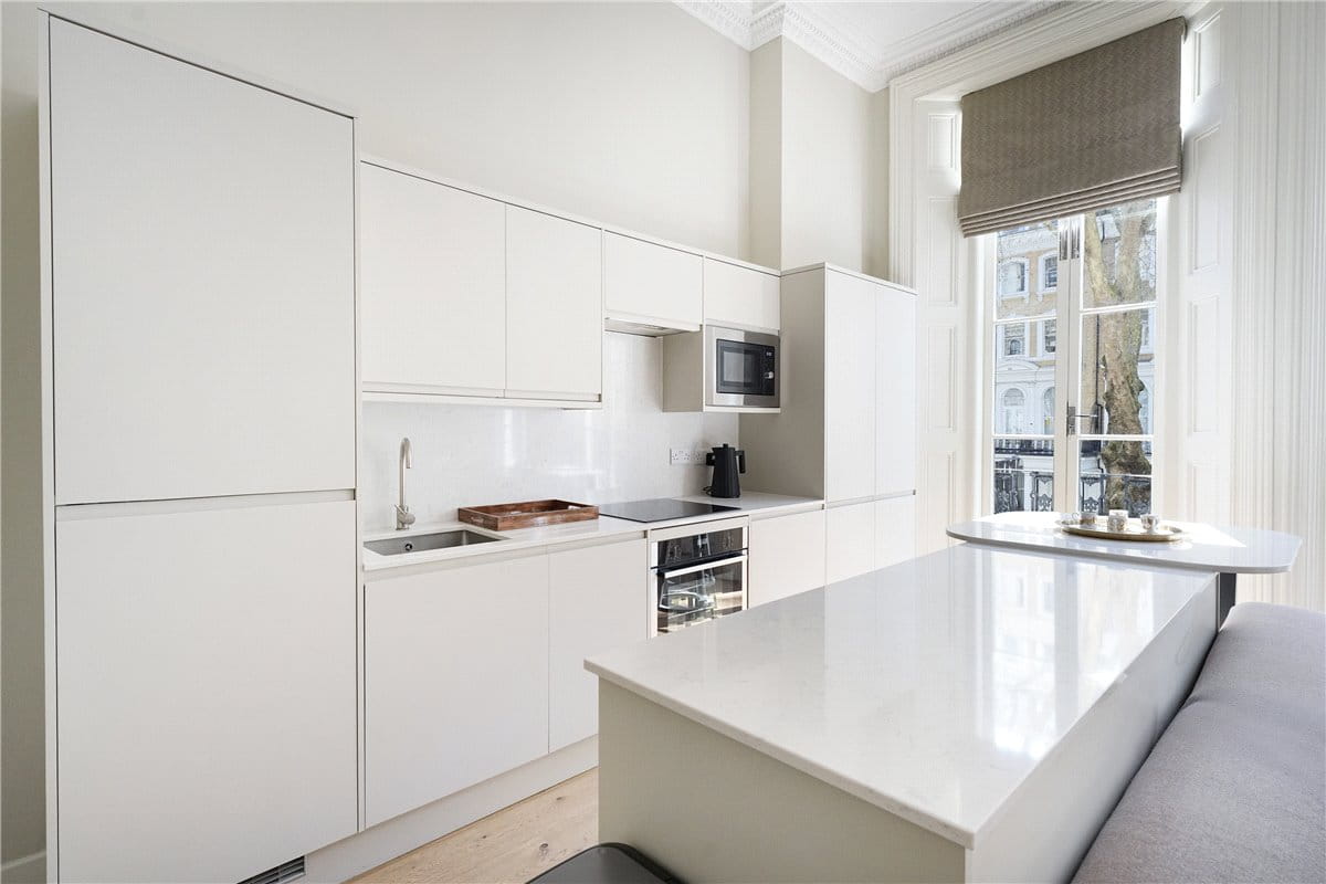 4 bedroom flat, Beaufort Gardens, Knightsbridge SW3 - Available