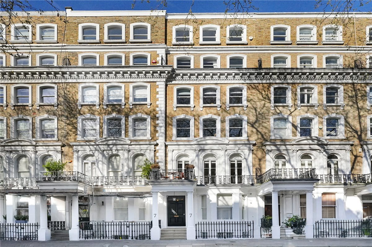 4 bedroom flat, Beaufort Gardens, Knightsbridge SW3 - Available