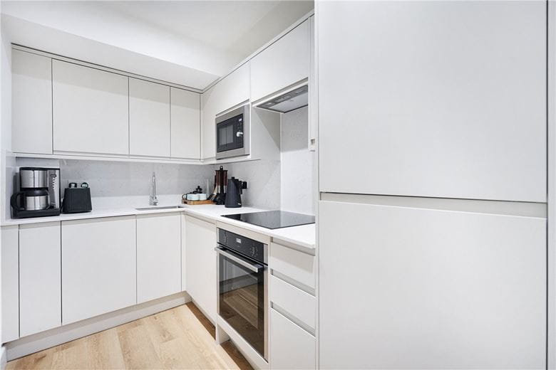  bedroom flat, Beaufort Gardens, Knightsbridge SW3 - Available