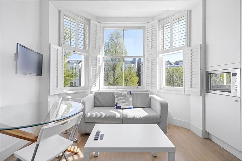  bedroom flat, Colville Gardens, Notting Hill W11 - Let Agreed