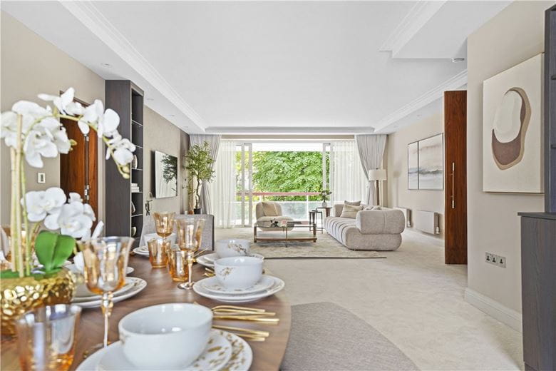 3 bedroom flat, Gloucester Square, Hyde Park Estate W2 - Available