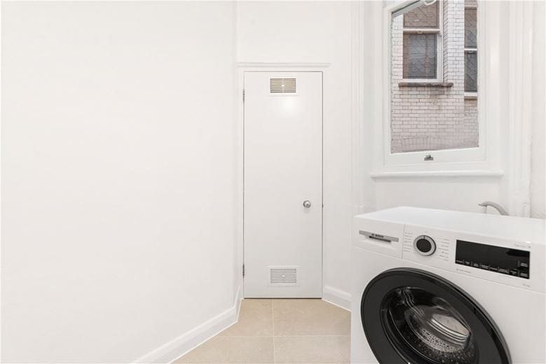 3 bedroom maisonette, Egerton Gardens, Knightsbridge SW3 - Available