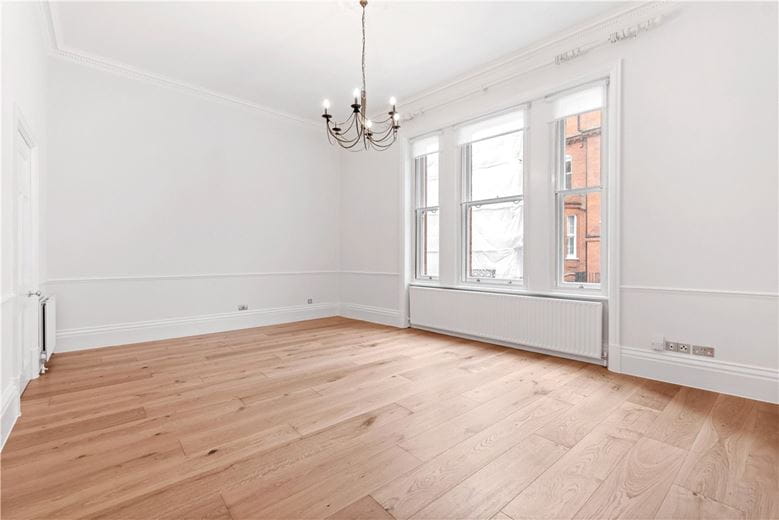 3 bedroom maisonette, Egerton Gardens, Knightsbridge SW3 - Available
