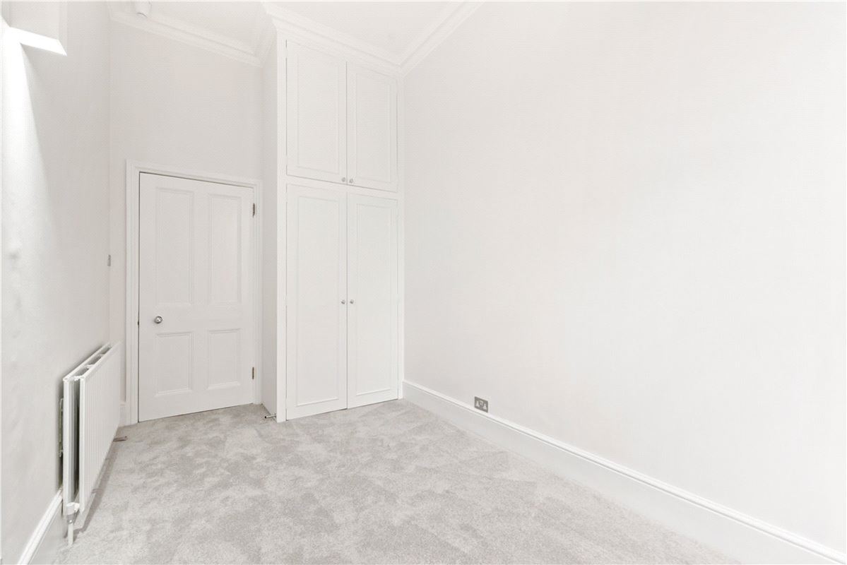 3 bedroom maisonette, Egerton Gardens, Knightsbridge SW3 - Available