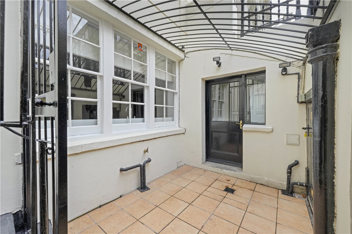 6 bedroom house, Ennismore Gardens, Knightsbridge SW7 - Available