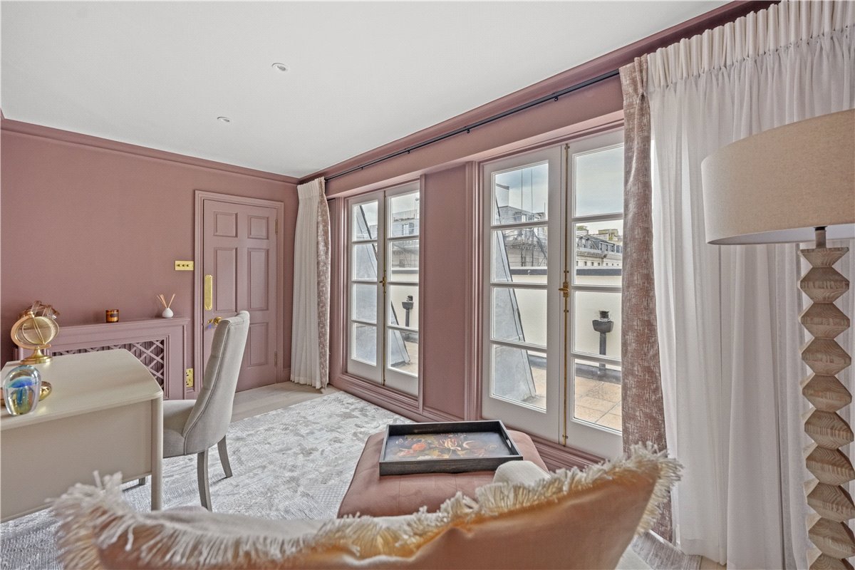 6 bedroom house, Ennismore Gardens, Knightsbridge SW7 - Available