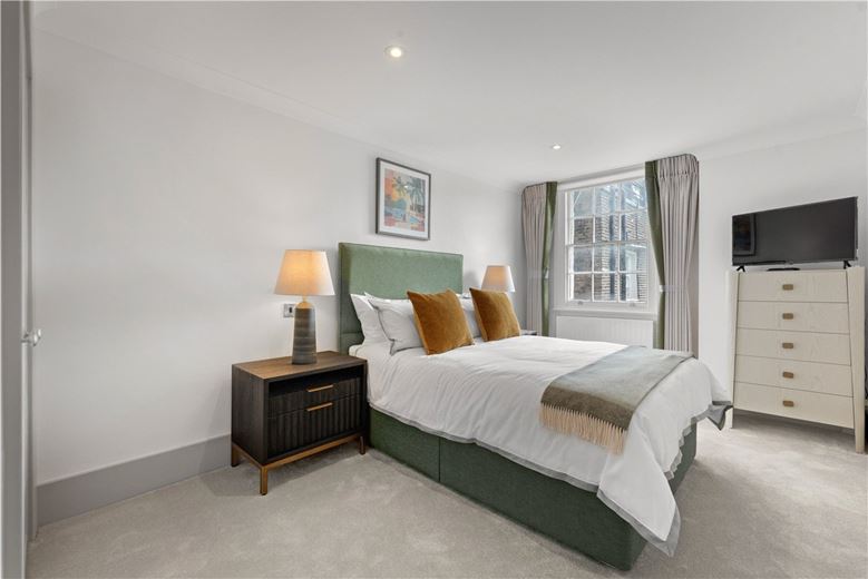 3 bedroom flat, Sussex Gardens, Lancaster Gate W2 - Available